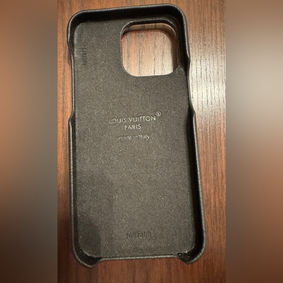 LOUIS VUITTON IPHONE 15 PRO MAX CASE - Picture 2 of 9